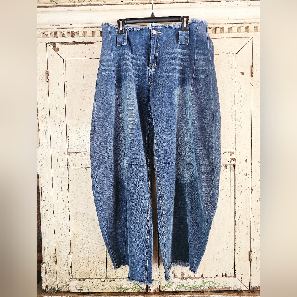 Elegant Blue Flare Jeans